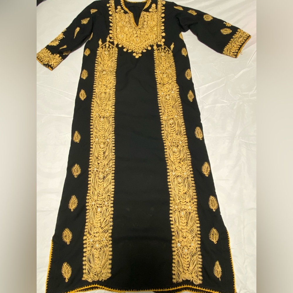 BLACK AND GOLD ABAYA, HANDMADE , SIZE 1 in WOMANS